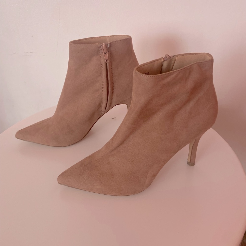 Perfect Suede Boots for fall!